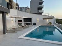 Blue Sunset, Apartment with Pool,Terace & Stunning Views - B&B Podstrana