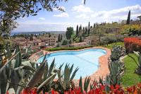 Agriturismo Cascina Crocelle - Lake View and Heated Pool - B&B Padenghe sul Garda