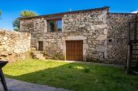 Welcoming House in Paradela with BBQ included - B&B Paradela