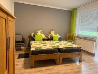Zweibettzimmer mit Balkon