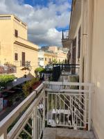 Piazza Duomo Apartments - Chambres d'hôtes Terrasini