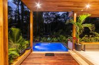 Con Amor Caribe - NEW - 240 m2 - 2,500 sq ft - Private Estate - Wildlife at Your Door - B&B Puerto Viejo de Sarapiqui
