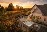 Private Vineyard Retreat with Hot Tub - Bed and Breakfast Windsor