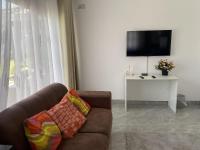 Modern 2 bed apartment with 2 baths - 2391 - B&B Harare