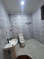 Derna Guest House - B&B Accra