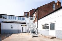 Solstice House - Perfect For Contractors & Families Free Parking Free Wifi Great Transport Links - Chambres d'hôtes Wednesbury