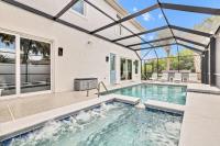 Ponce Inlet Surf Villa- Steps to beach with pool and spa! - B&B Port Orange