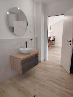 3 1D2 Mini Condos , Modern 2-bedroom penthouse - B&B Teodo