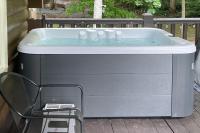 Hillside: Cosby 'Cozy Cove' Cabin w/ Hot Tub - Chambres d'hôtes Cosby