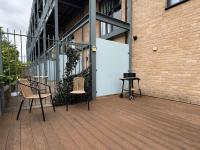 Luxury 2 bedroom Duplex Apartment Near Cambridge Station with free parking, flexible beds & workstation - Chambres d'hôtes Cambridge