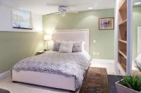 Downtown Large Apartment Guest Suite - Bed and Breakfast Washington