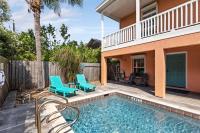 Spacious Home Steps to Beach with Heated Pool, Hot Tub & Game Room - Bed and Breakfast South Padre Island