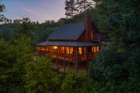 Modern Cabin Sweeping Views, Hot Tub - Chambres d'hôtes Sevierville