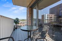 2 Bed Flat, Pool Table, Balcony 4 Stops to Wembley - Chambres d'hôtes Harrow Weald