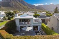 Villa Armonia Grotto Beach Large Deck W Pool - Bed and Breakfast Hermanus