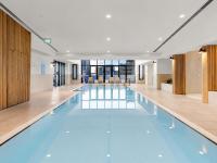 Stunning CBD Apartment with Amazing Views and Parking - Bed and Breakfast Melbourne
