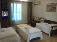 One-Bedroom Apartment with Garden View