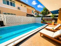 MAHI Pool Villa 4BR Near Airport & Old Town - Chambres d'hôtes Chiang Mai