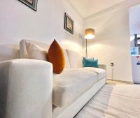 Sunset Stays near UN, Two Rivers & Village Market with Gym & Pool - B&B Ruaka