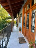 Blerina Farm House - Bed and Breakfast Laknas