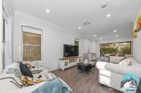 Spacious 4BR Yard Retreat - B&B Colo Vale