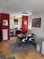 Apartman West - private parking place - B&B Zagreb