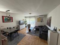 Apartman West - private parking place - B&B Zagreb
