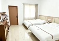 Zweibettzimmer mit Balkon
