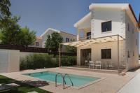 Phaedrus Living Luxury Villa Green Bay - Chambres d'hôtes Paralímni