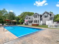 Beautiful 6-Bedroom Escape Featuring a Private Pool - B&B Hampton Bays