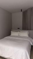 Modern & Comfortable Studio Retreat - B&B Riad
