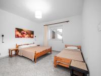 Economy Triple Room