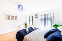 Big 5Bed 2 flat House Sleeps 14 Contractors and Big Groups - Chambres d'hôtes Birmingham