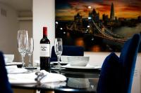 Big 5Bed 2 flat House Sleeps 14 Contractors and Big Groups - Chambres d'hôtes Birmingham