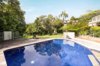 Renovated Coastal Haven & Private Courtyard - Chambres d'hôtes Noosa Heads