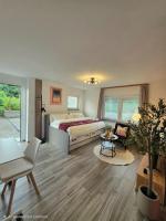 Modern Boutique Studio with Private Entrance and Parking - B&B Pfullingen