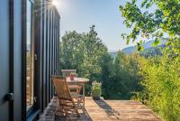 Alpine Glamp - Scenic Tiny House near Bled - B&B Begunje na Gorenjskem