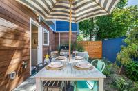 Rooftop Patio with Waterview, Private Garden & Grill 3BR 3BA- Modern Cityscape - B&B Seattle
