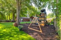 Home w/ Hot Tub, Playset & Grills in Clarksville! - Ferienwohnung Clarksville
