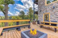 Mt LeConte Views 3 Kings Sleeps 12 Hot Tub - B&B Gatlinburg