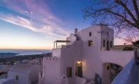 Honeymoon Suite with Outdoor Hot Tub and Panoramic Sea View