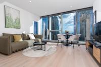 City Escape 2 Bedroom next to Skybus with Sauna Pool and Gym - Bed and Breakfast Melbourne