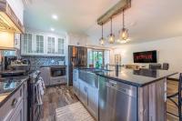 Stunning 4BD Home Near Sunset Beach - Patio - BBQ - Ferienwohnung St. Catharines