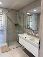 Sunrise Harbor III Modern Smart 3-BR Apartment with Balcony - B&B Praga