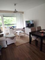 Authentic Finnish Home, Near Train Station and Free Parking - Chambres d'hôtes Riihimäki