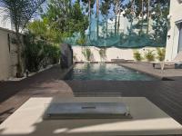 Villa Deep House, moderne de luxe, piscine privée et accès à la plage privée - B&B Hammamet