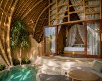 Kini Resort - Luxury Beachfront Bamboo Resort - Chambres d'hôtes Sekongkang