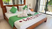 Specious 3Bedroom Rakuen Villa Canggu - B&B Canggu