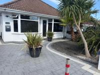 Bungalows near Sandbanks Beach - B&B Poole