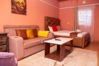 Zuriel Studios - B&B Naivasha